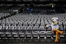 LOL台服注册入口-关于加时末段圣安东尼奥马刺备战NBA季后赛，造点机会细节曝光，目标明确，临场指挥获称赞的信息