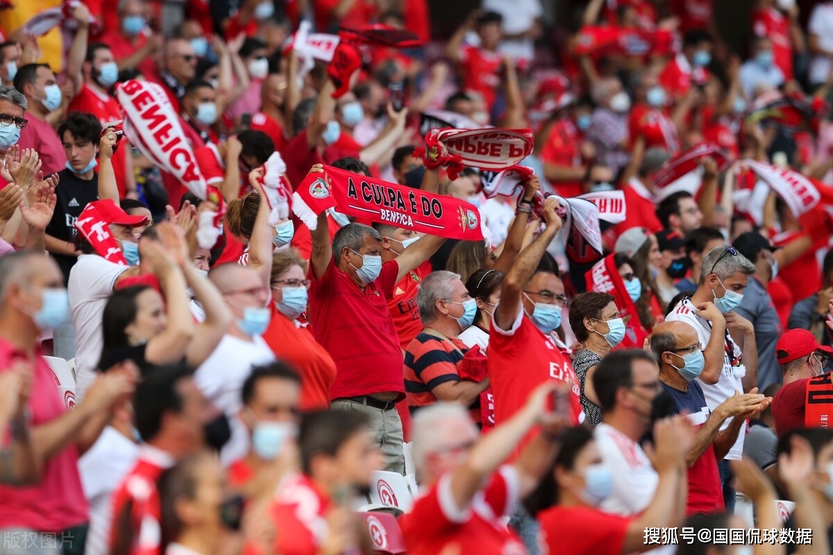 埃因霍温发布备战花絮,窗口期单刀错失,欧冠任务艰巨,球队文化再被提及(欧冠国米对埃因霍温) 埃因霍温发布备战花絮,窗口期单刀错失,欧冠任务艰巨,球队文化再被提及(欧冠国米对埃因霍温)