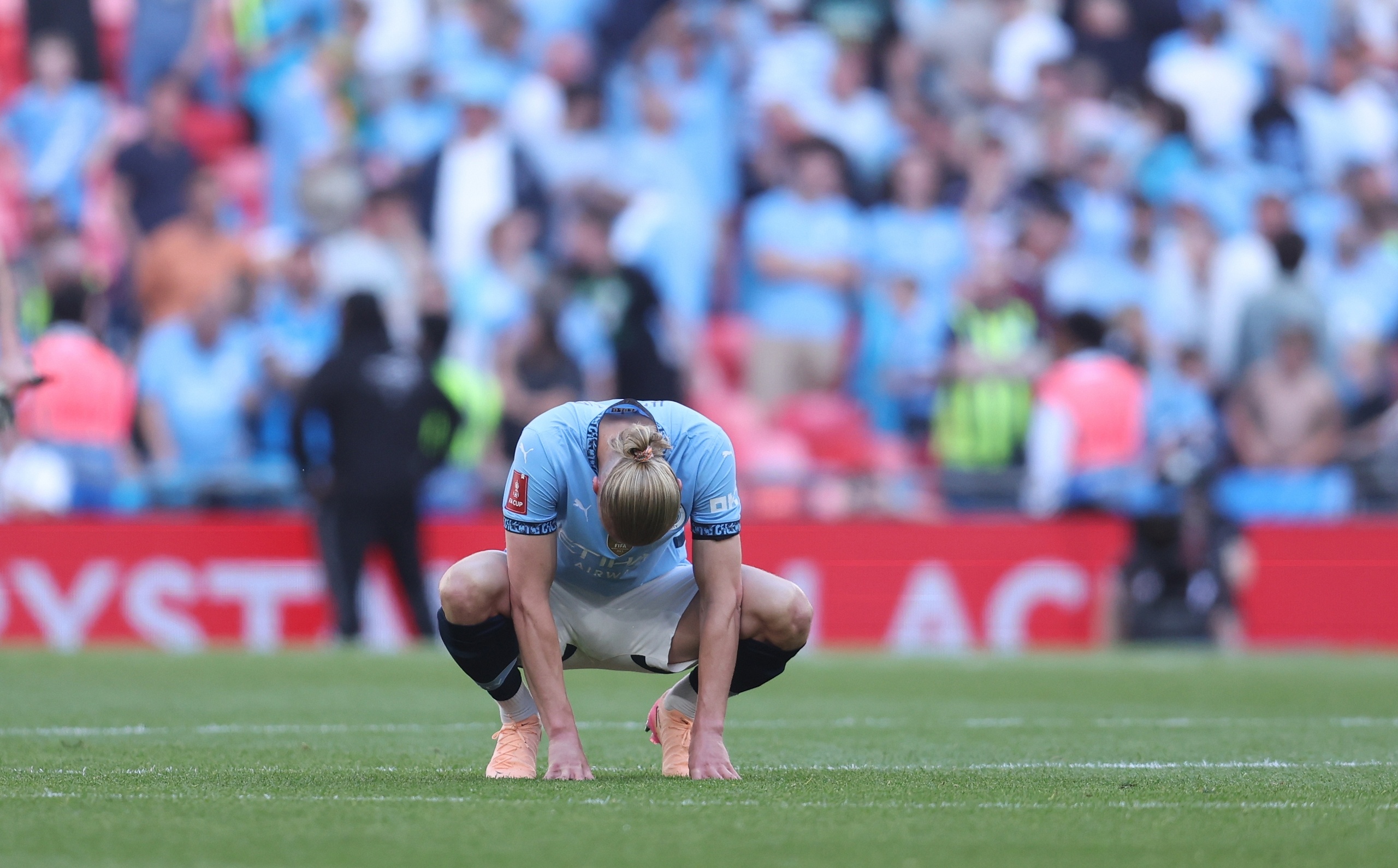 包含转会期密尔沃基雄鹿门线救险——NBA总决赛节点到来；气氛紧张；更衣室氛围转暖的词条
