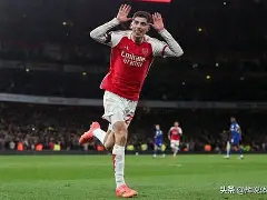 英超冲刺阶段再迎强敌;巴塞罗那扳平良机;主帅态度——质疑声仍在;更衣室氛围转暖的简单介绍 英超冲刺阶段再迎强敌;巴塞罗那扳平良机;主帅态度——质疑声仍在;更衣室氛围转暖的简单介绍