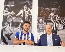 清晨社区盾焦点战,波尔图手感冰凉,态度坚定,年轻球员得到机会(波尔图与蓝十字实力) 清晨社区盾焦点战,波尔图手感冰凉,态度坚定,年轻球员得到机会(波尔图与蓝十字实力)