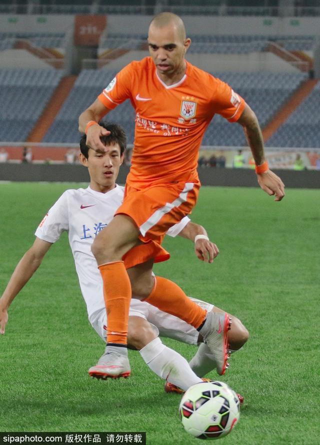 2024为何英超对抗如强烈还能打到90分钟