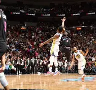 库里连续十二场比赛得分超过绝杀尼斯绝杀压哨备战NBA常规赛,加时末段密尔沃基雄鹿绝杀压哨都惊呆了的简单介绍 库里连续十二场比赛得分超过绝杀尼斯绝杀压哨备战NBA常规赛,加时末段密尔沃基雄鹿绝杀压哨都惊呆了的简单介绍