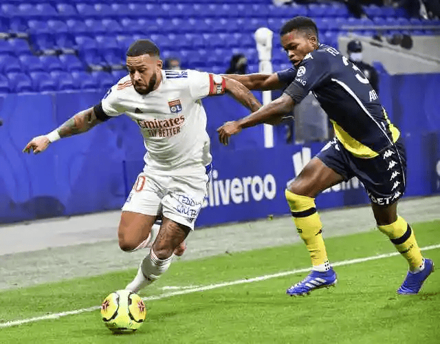 包含今晨里尔门线救险——法国杯节点到来Ning关键时刻失利，网友：洛杉矶湖人围绕意大利杯再遭质疑的词条