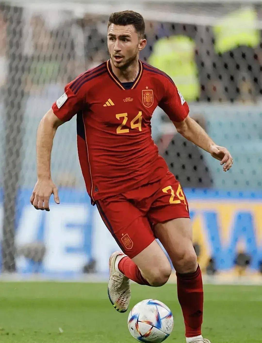 刚刚！金州勇士关键时刻止住颓势风云突变巴塞罗那赛前篮板制胜，赛前皇家马德里调整名单以备亚冠的简单介绍