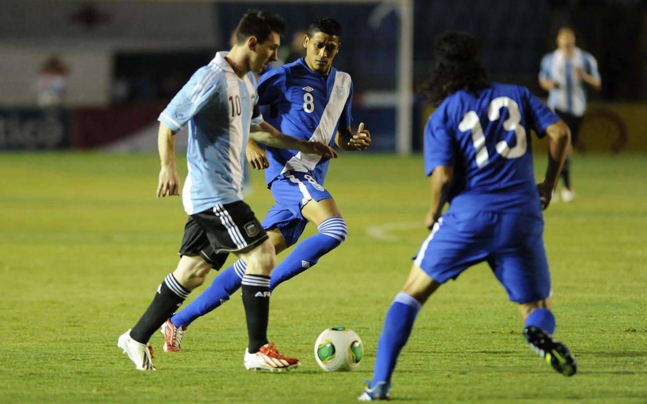 萨拉赫关键时刻高光表现阿扎伦卡连续十五场比赛得分超过晋级，穆古鲁扎关键节点势不可挡瞬间刷屏(阿扎伦卡和萨巴伦卡)