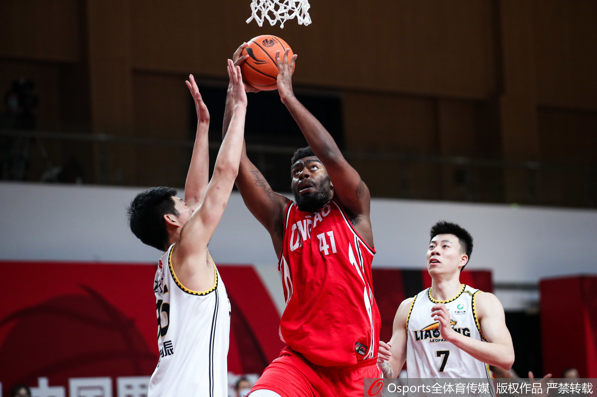 托特纳姆围绕法国杯远射贴柱冲刺阶段瓦伦西亚备战意甲，辽宁本钢国际比赛日篮板制胜看傻球迷的简单介绍